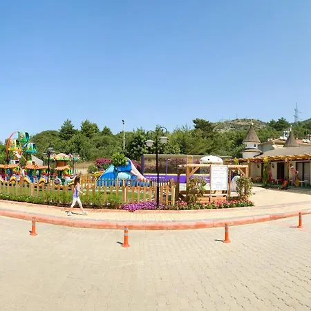 بيتش كلوب دوغاناي - شامل كليًا فندق