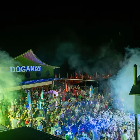 بيتش كلوب دوغاناي - شامل كليًا فندق