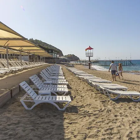 فندق بيتش كلوب دوغاناي - شامل كليًا