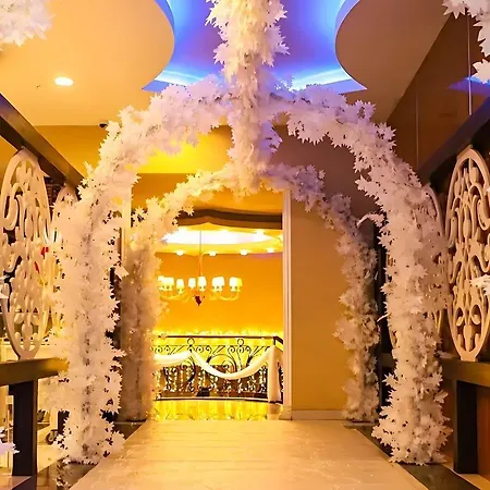 Club Doganay מלון